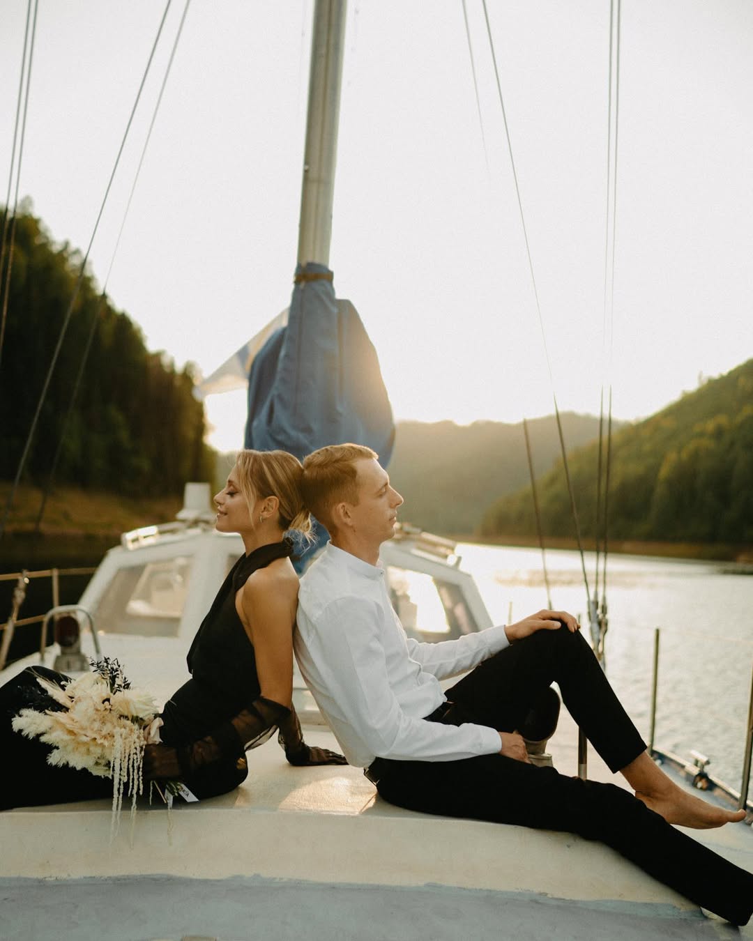 Яхта на воде